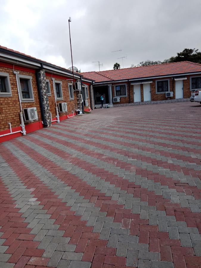 Emirates Garden Lodge Boksburg Bagian luar foto
